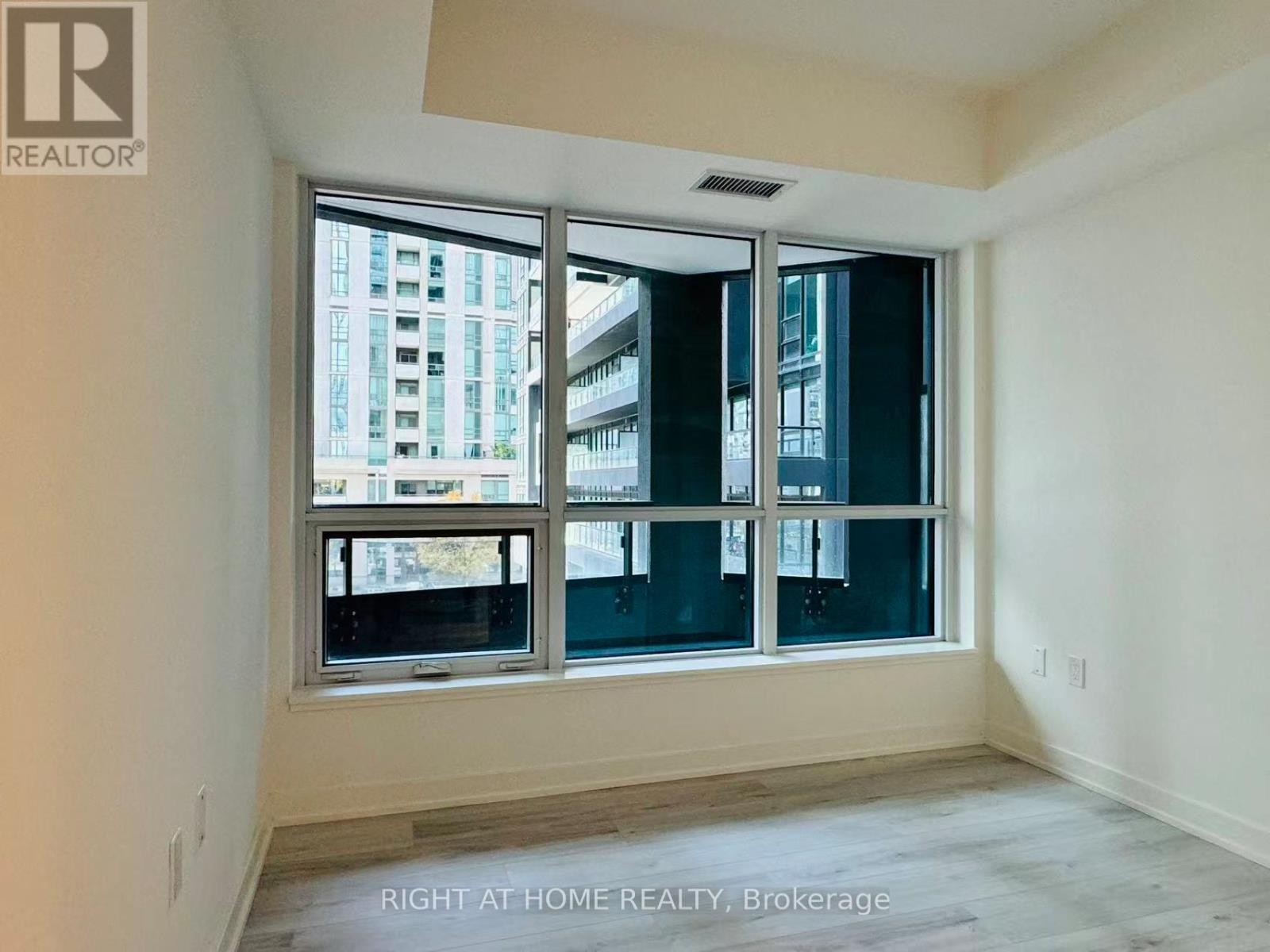 303 - 110 Broadway Avenue, Toronto, Ontario  M4P 1V7 - Photo 17 - C12480621
