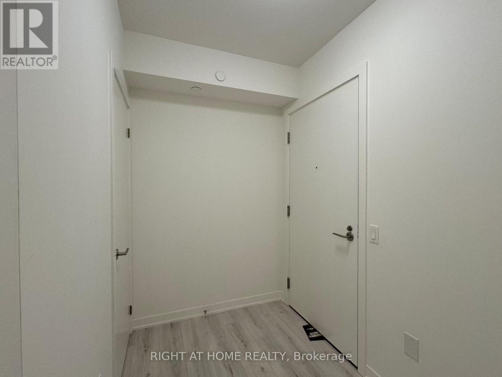 303 - 110 Broadway Avenue, Toronto, Ontario  M4P 1V7 - Photo 8 - C12480621