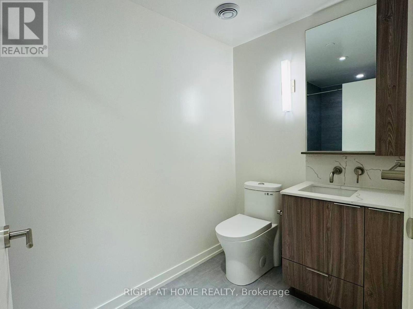 303 - 110 Broadway Avenue, Toronto, Ontario  M4P 1V7 - Photo 9 - C12480621