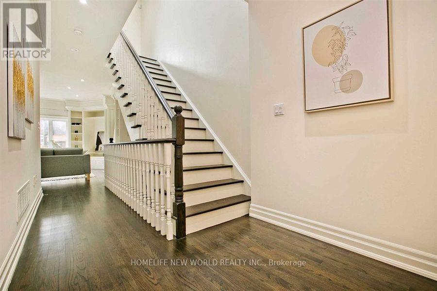 7 Roslin Avenue, Toronto, Ontario  M4N 1Y8 - Photo 18 - C12480633