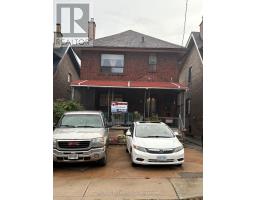 8 NORMANNA AVENUE, Toronto, Ontario