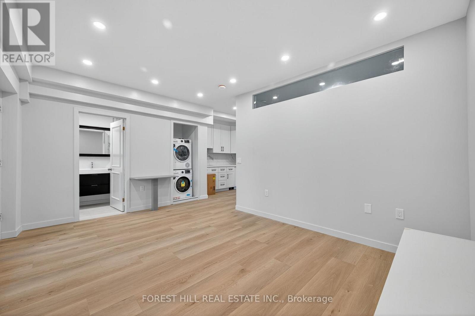 B - 19 Candis Drive, Toronto, Ontario  M3H 5G3 - Photo 5 - C12480640
