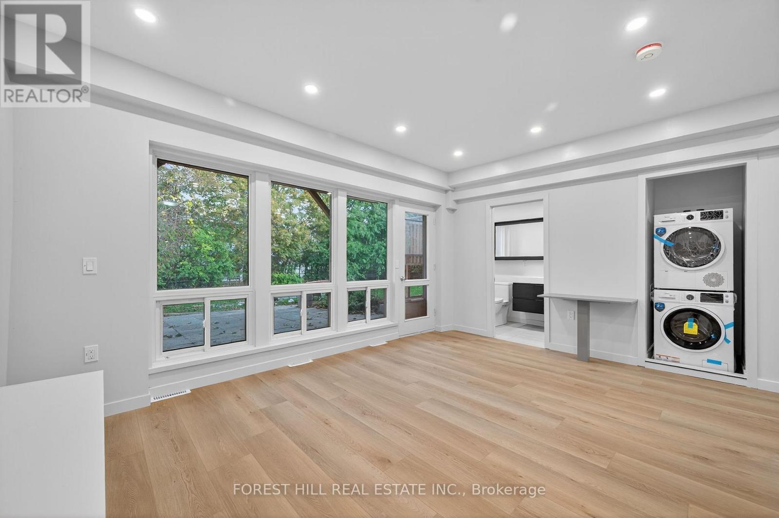B - 19 Candis Drive, Toronto, Ontario  M3H 5G3 - Photo 6 - C12480640