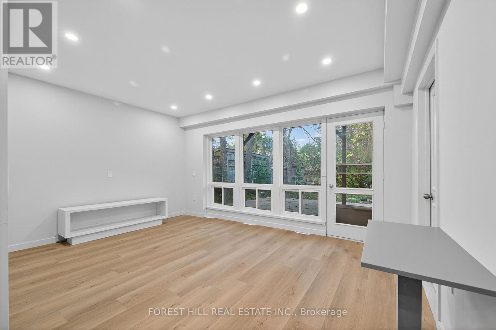 B - 19 Candis Drive, Toronto, Ontario  M3H 5G3 - Photo 7 - C12480640