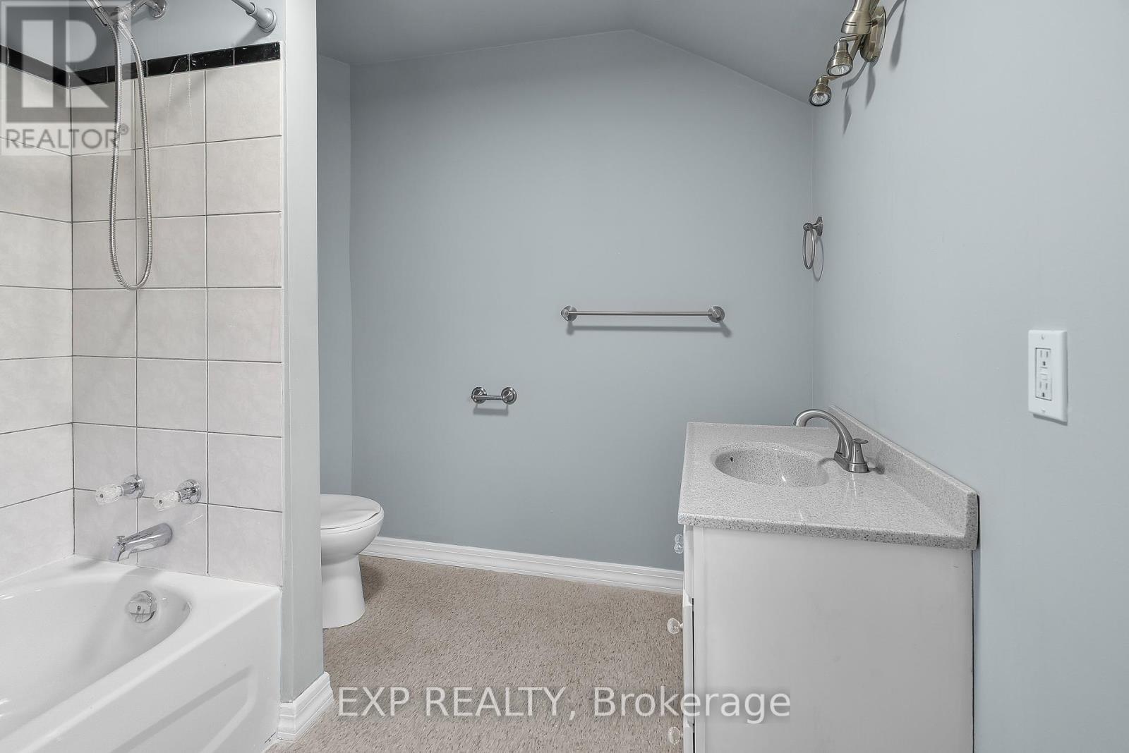 4160 Dorchester Road, Niagara Falls, Ontario  L2E 6N2 - Photo 20 - X12480719