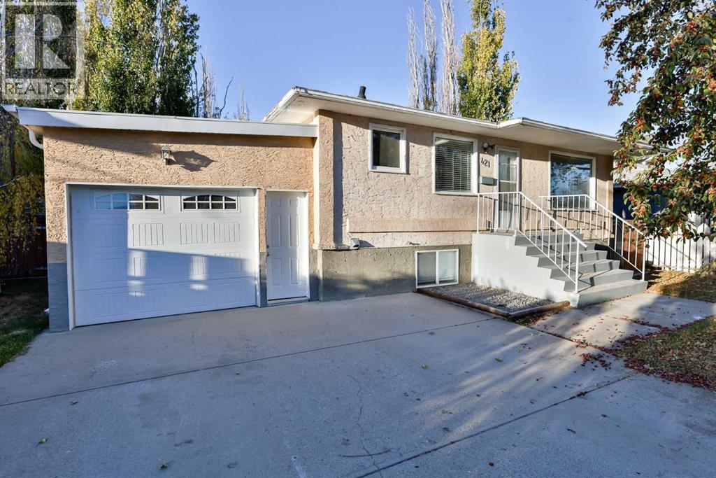 421 52 Avenue, Coalhurst, Alberta