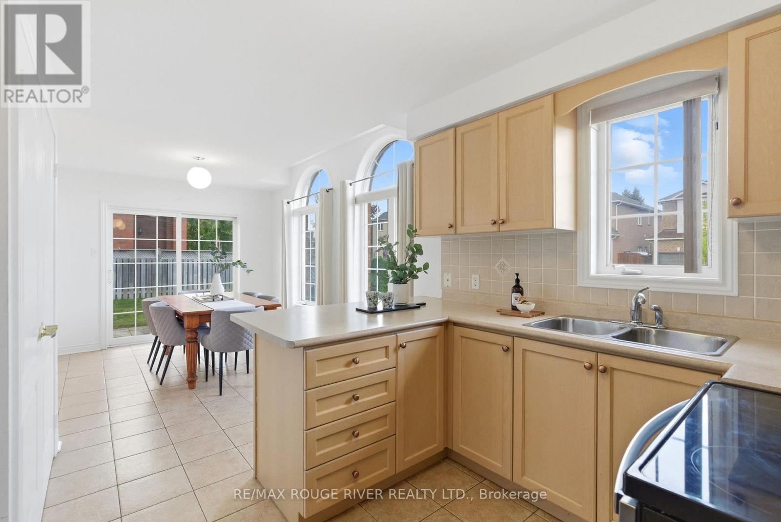 36 Tormina Boulevard, Whitby, Ontario  L1R 3B4 - Photo 14 - E12480735