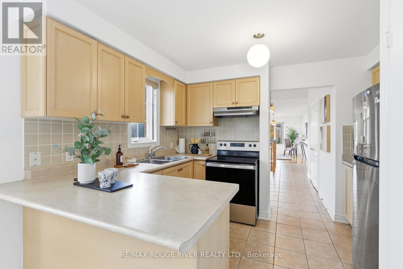 36 Tormina Boulevard, Whitby, Ontario  L1R 3B4 - Photo 16 - E12480735