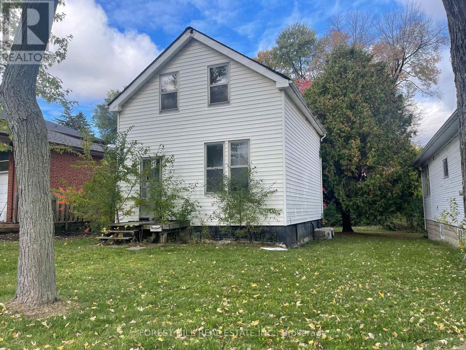 192 PEMBERTON AVENUE, Toronto, Ontario