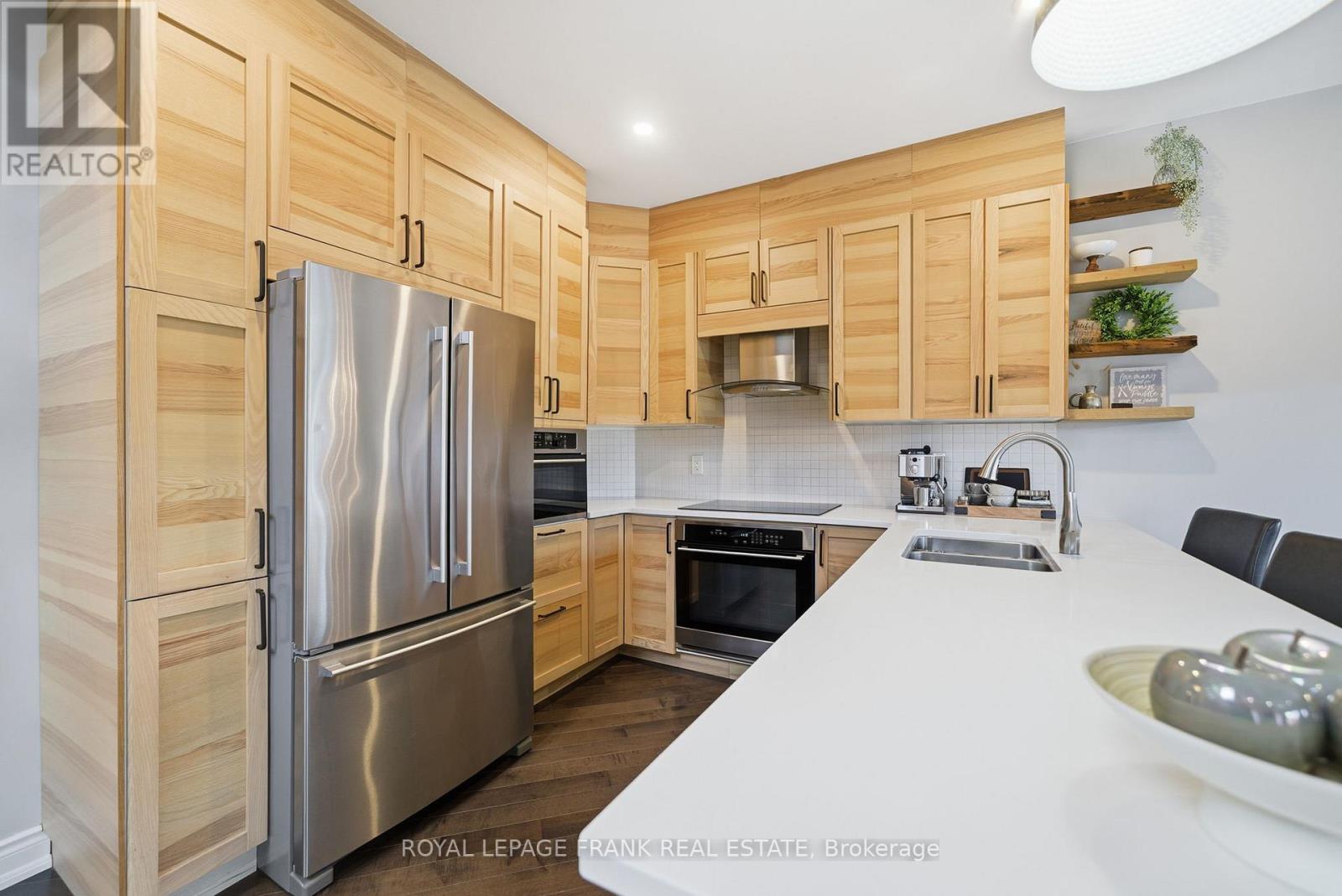 62 Helen Street, Kawartha Lakes, Ontario  K0M 1A0 - Photo 9 - X12480818