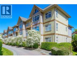 210 1959 Polo Park Crt Saanichton