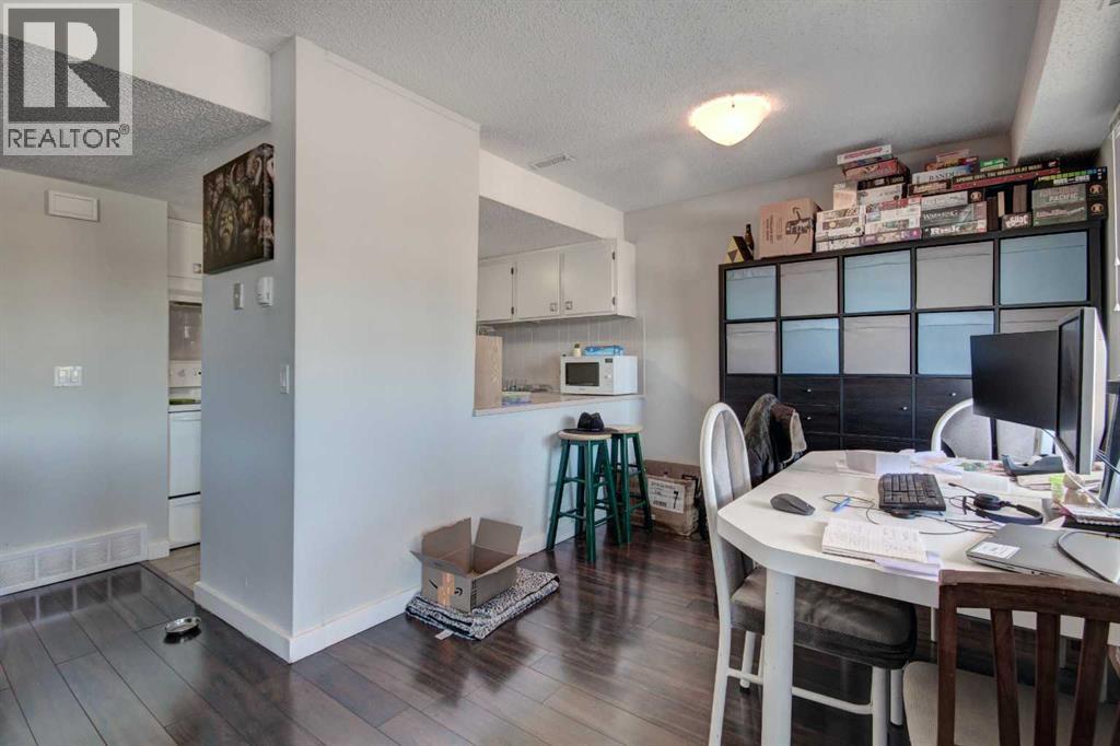 602, 2200 Woodview Drive Sw, Calgary, Alberta  T2W 3N6 - Photo 11 - A2266332