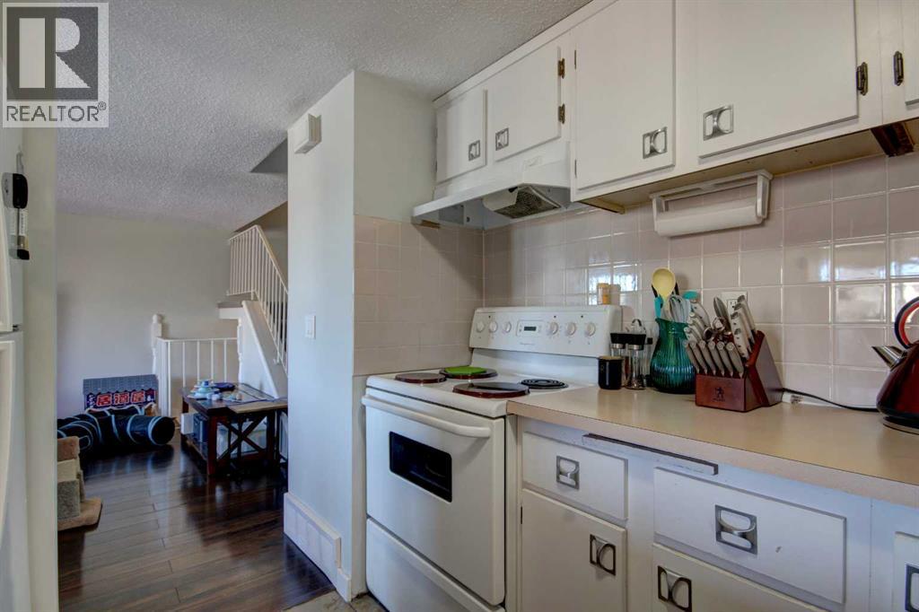 602, 2200 Woodview Drive Sw, Calgary, Alberta  T2W 3N6 - Photo 16 - A2266332