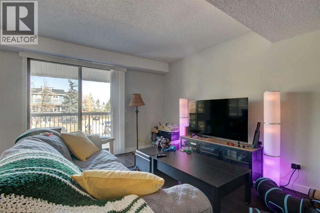 602, 2200 Woodview Drive Sw, Calgary, Alberta  T2W 3N6 - Photo 5 - A2266332