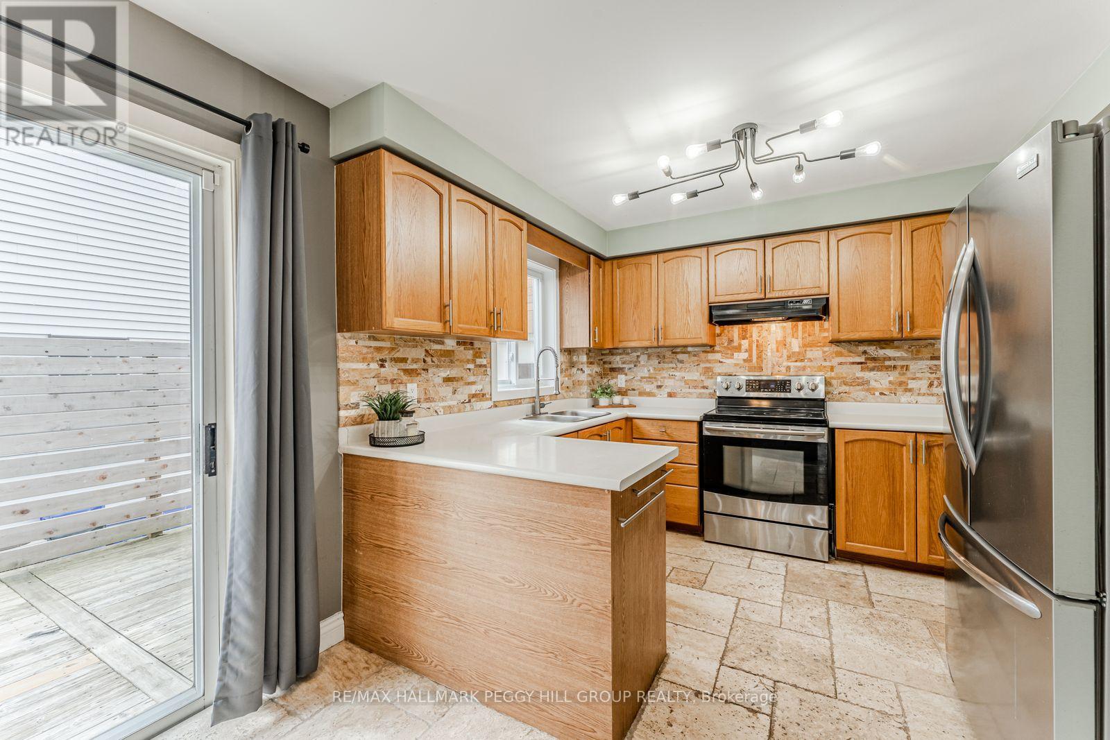 41 Penton Drive, Barrie (Sunnidale), Ontario  L4N 7A3 - Photo 5 - S12480642