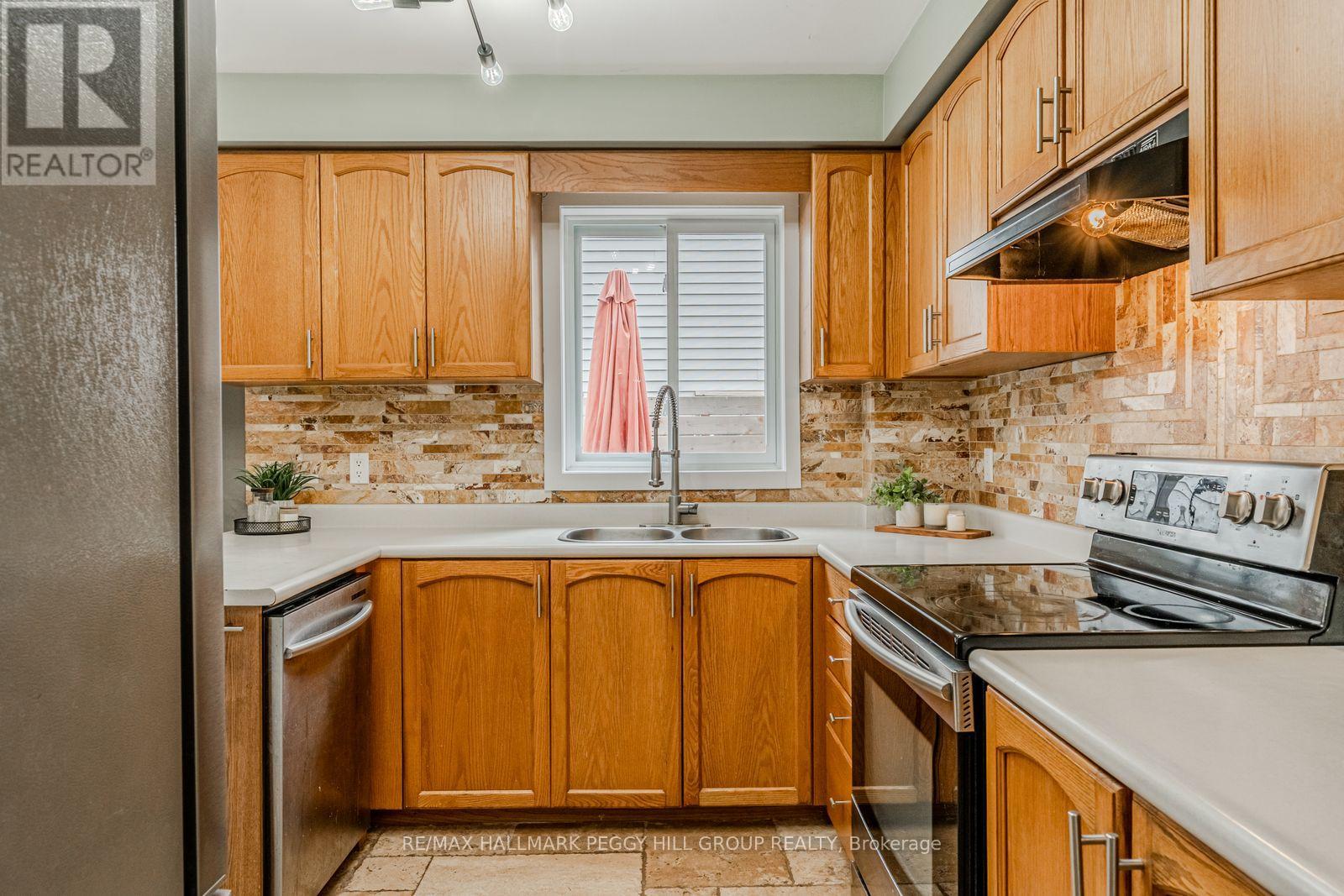 41 Penton Drive, Barrie (Sunnidale), Ontario  L4N 7A3 - Photo 6 - S12480642