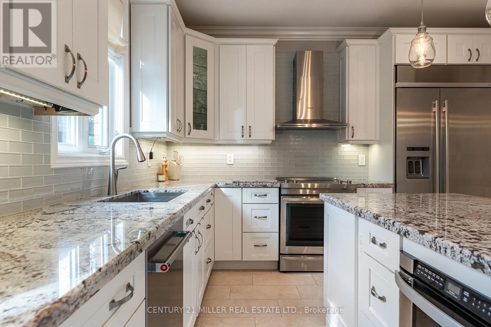 2124 Blackforest Crescent, Oakville, Ontario  L6M 4T6 - Photo 11 - W12480620