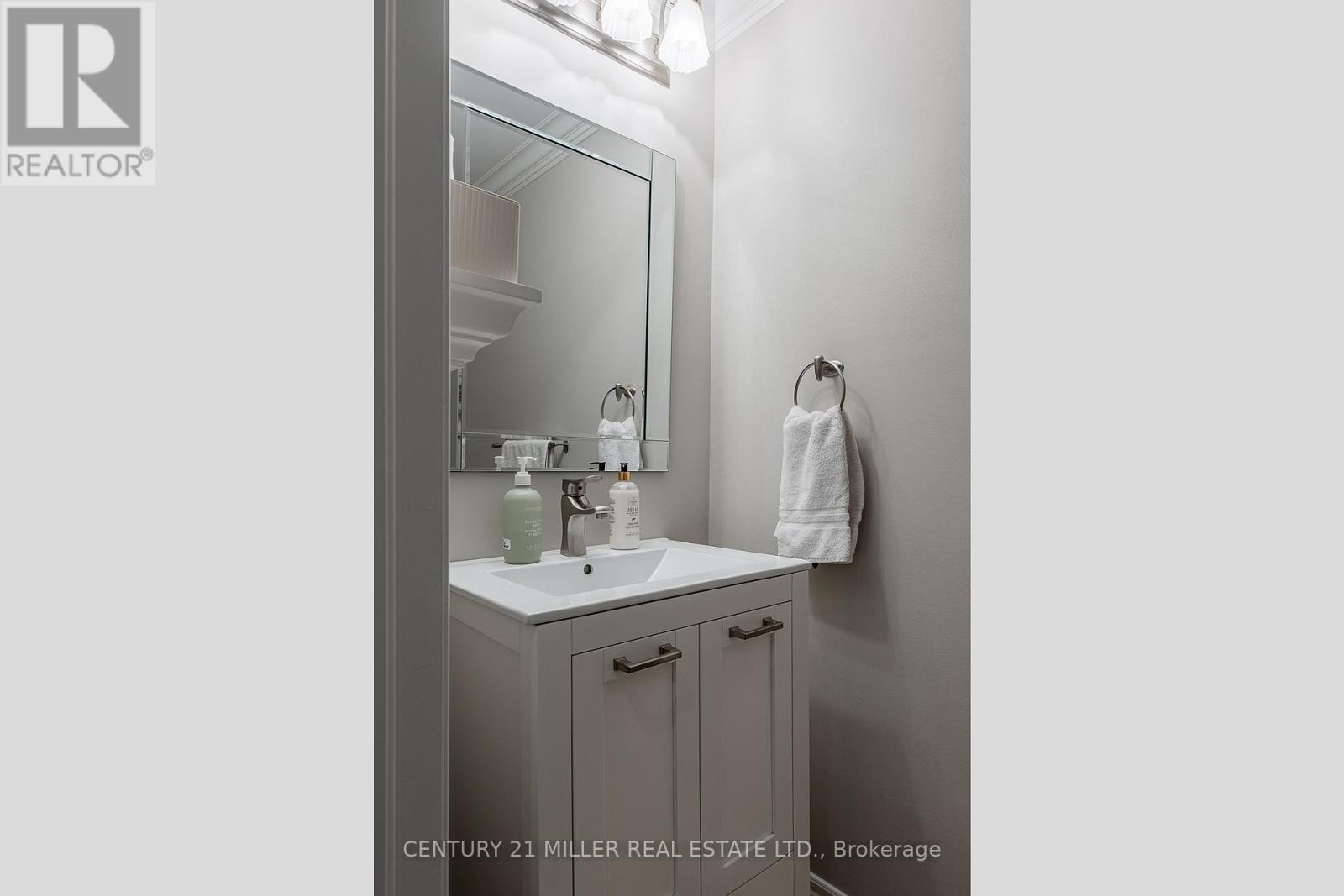 2124 Blackforest Crescent, Oakville, Ontario  L6M 4T6 - Photo 20 - W12480620