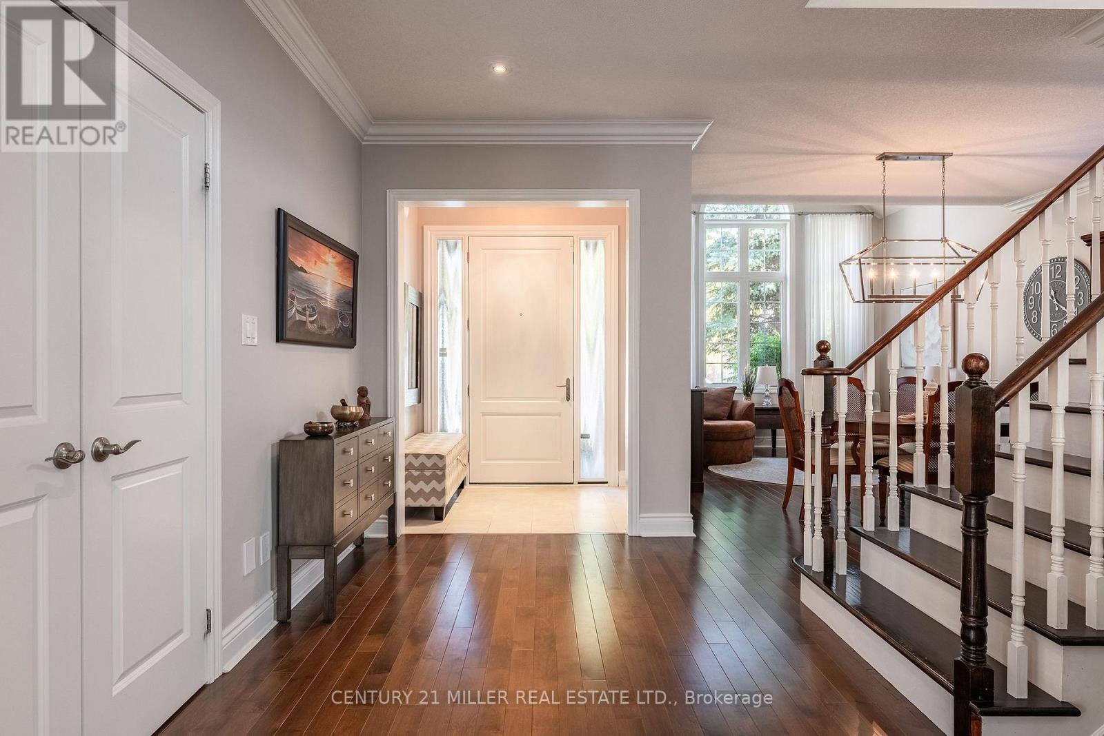2124 Blackforest Crescent, Oakville, Ontario  L6M 4T6 - Photo 4 - W12480620