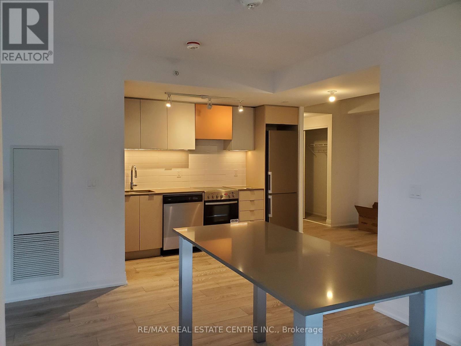 1705 - 30 Gibbs Road, Toronto, Ontario  M9B 0E4 - Photo 10 - W12480629