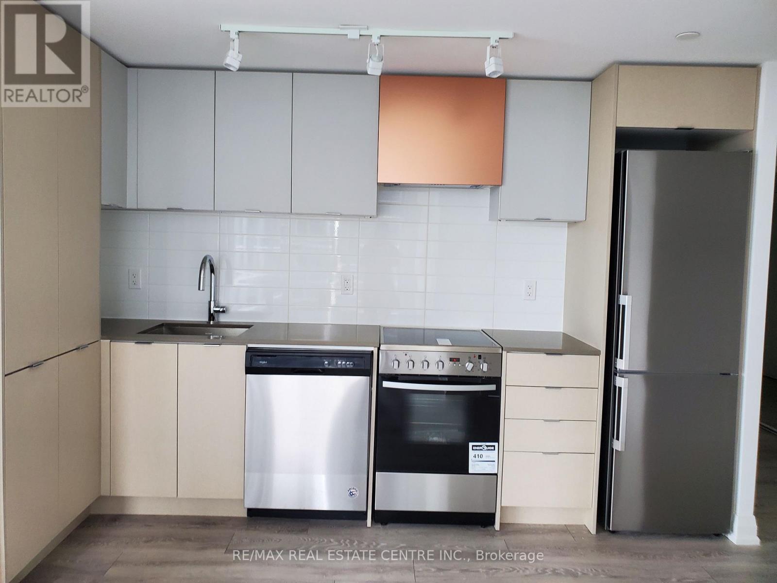 1705 - 30 Gibbs Road, Toronto, Ontario  M9B 0E4 - Photo 8 - W12480629