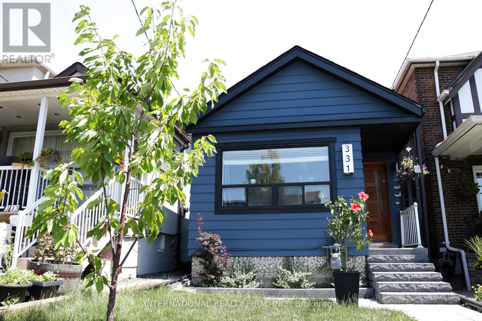 331 Mcroberts Avenue N, Toronto, Ontario  M6E 4R1 - Photo 1 - W12480638