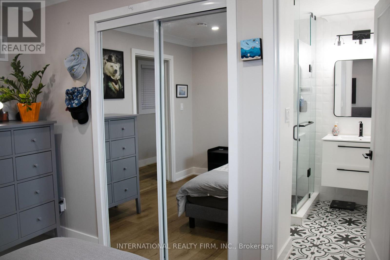 331 Mcroberts Avenue N, Toronto, Ontario  M6E 4R1 - Photo 11 - W12480638