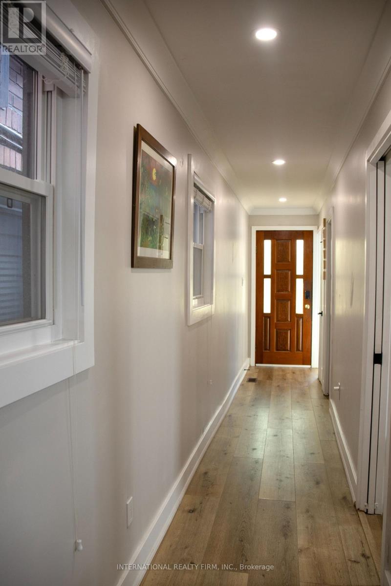 331 Mcroberts Avenue N, Toronto, Ontario  M6E 4R1 - Photo 15 - W12480638