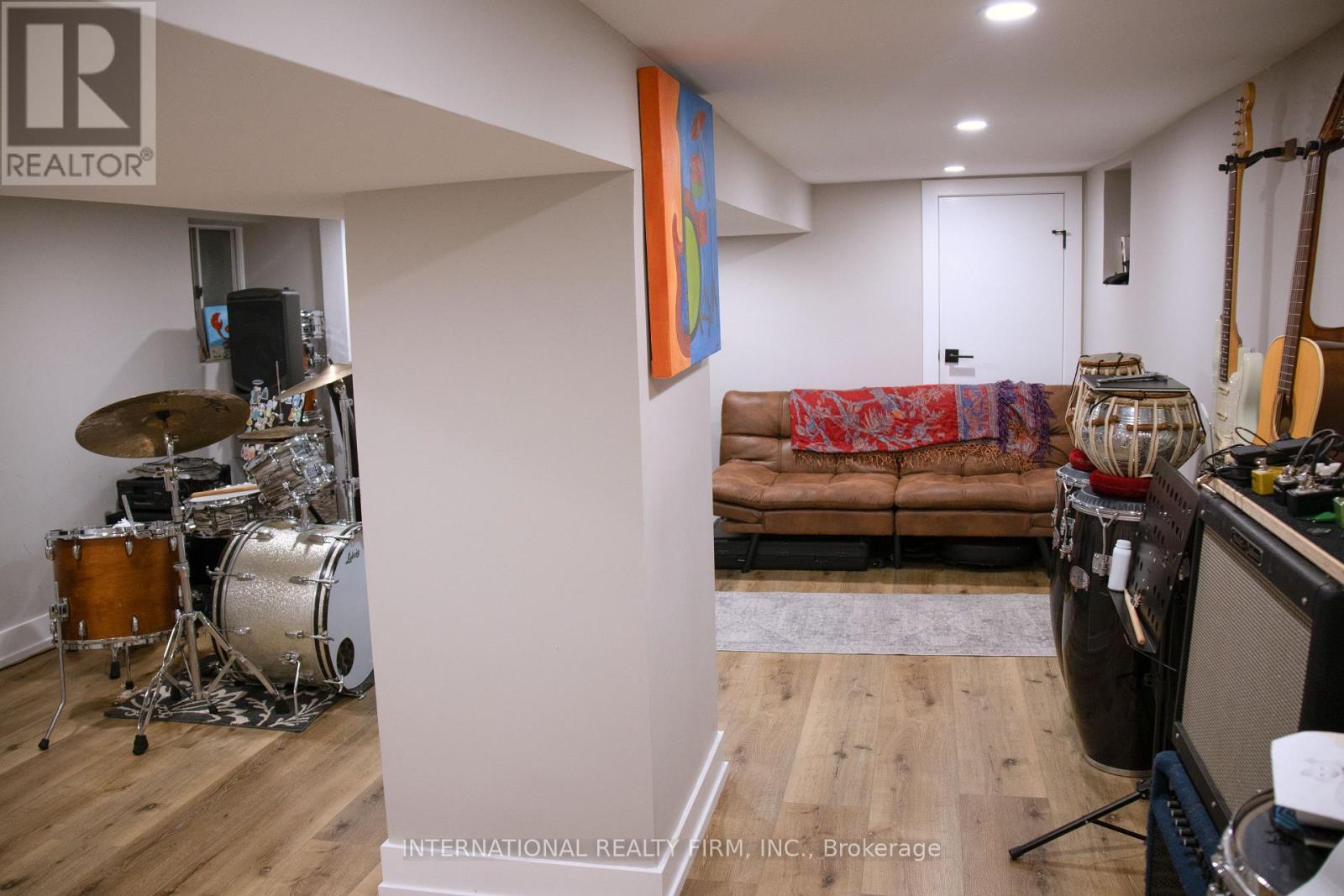331 Mcroberts Avenue N, Toronto, Ontario  M6E 4R1 - Photo 29 - W12480638