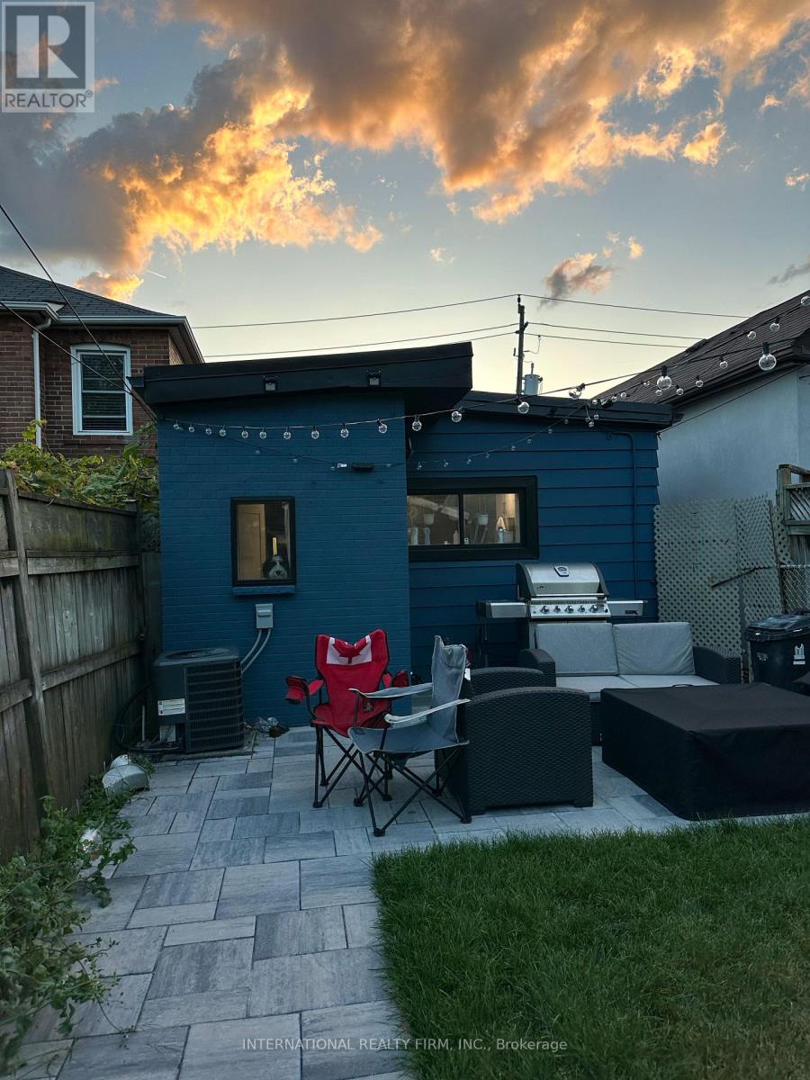 331 Mcroberts Avenue N, Toronto, Ontario  M6E 4R1 - Photo 37 - W12480638