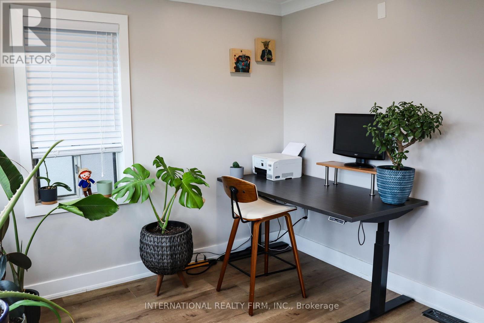 331 Mcroberts Avenue N, Toronto, Ontario  M6E 4R1 - Photo 4 - W12480638
