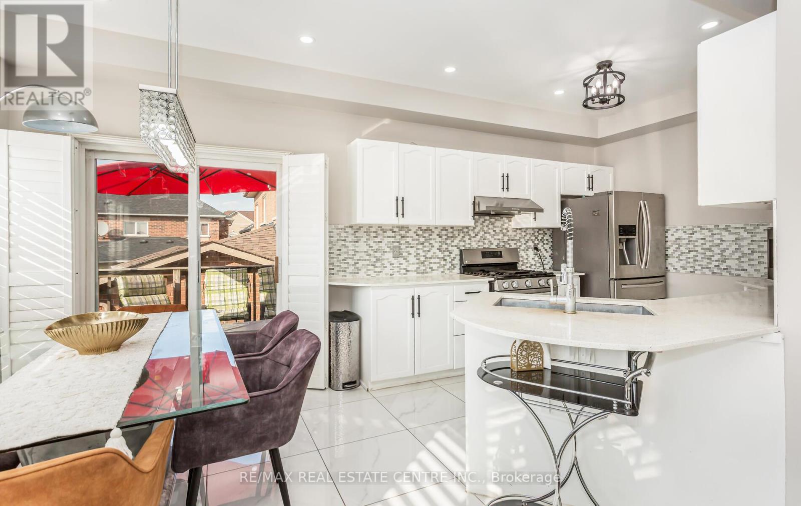 Main House - 3949 Tacc Drive, Mississauga, Ontario  L5M 6L2 - Photo 14 - W12480650