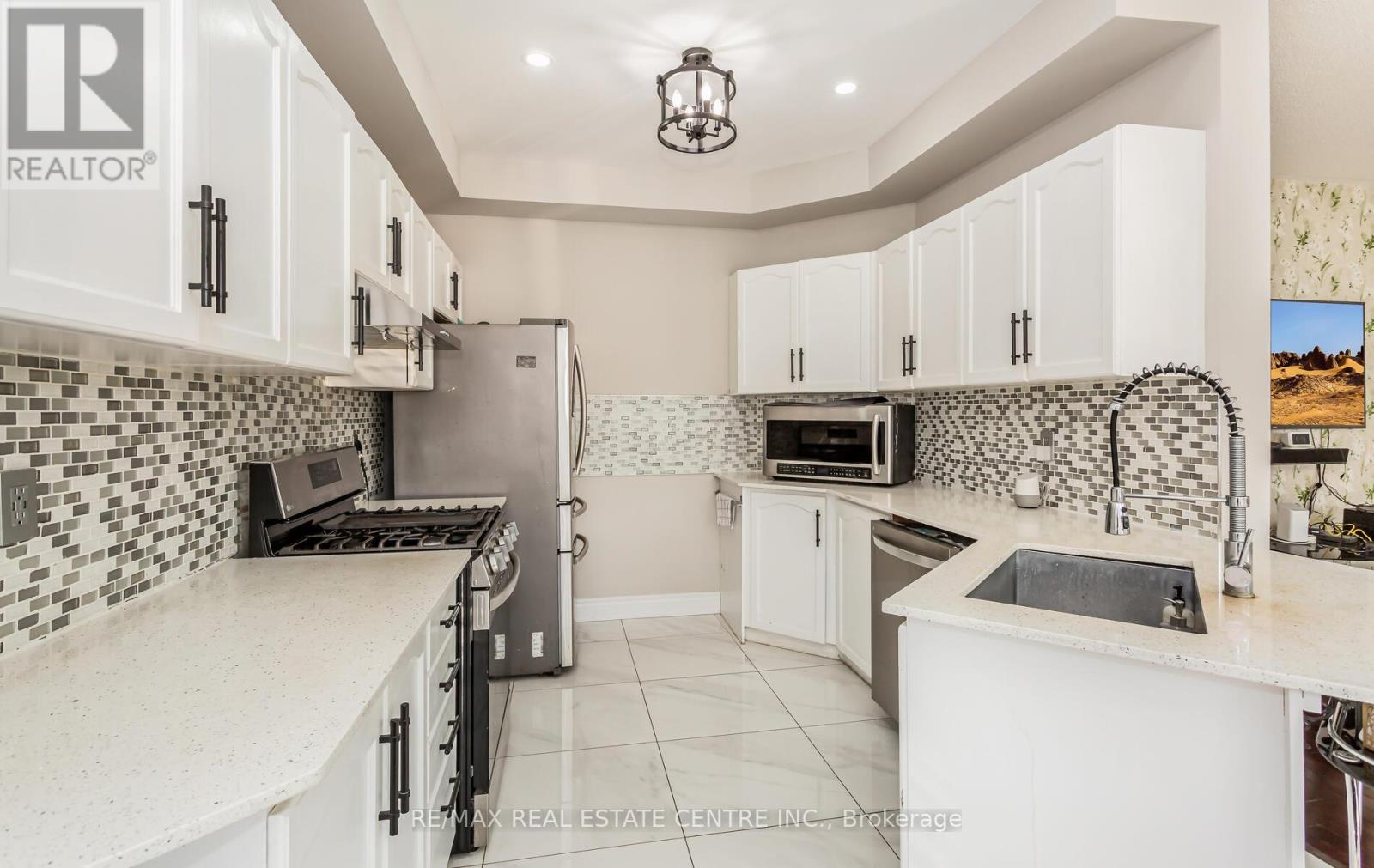 Main House - 3949 Tacc Drive, Mississauga, Ontario  L5M 6L2 - Photo 17 - W12480650