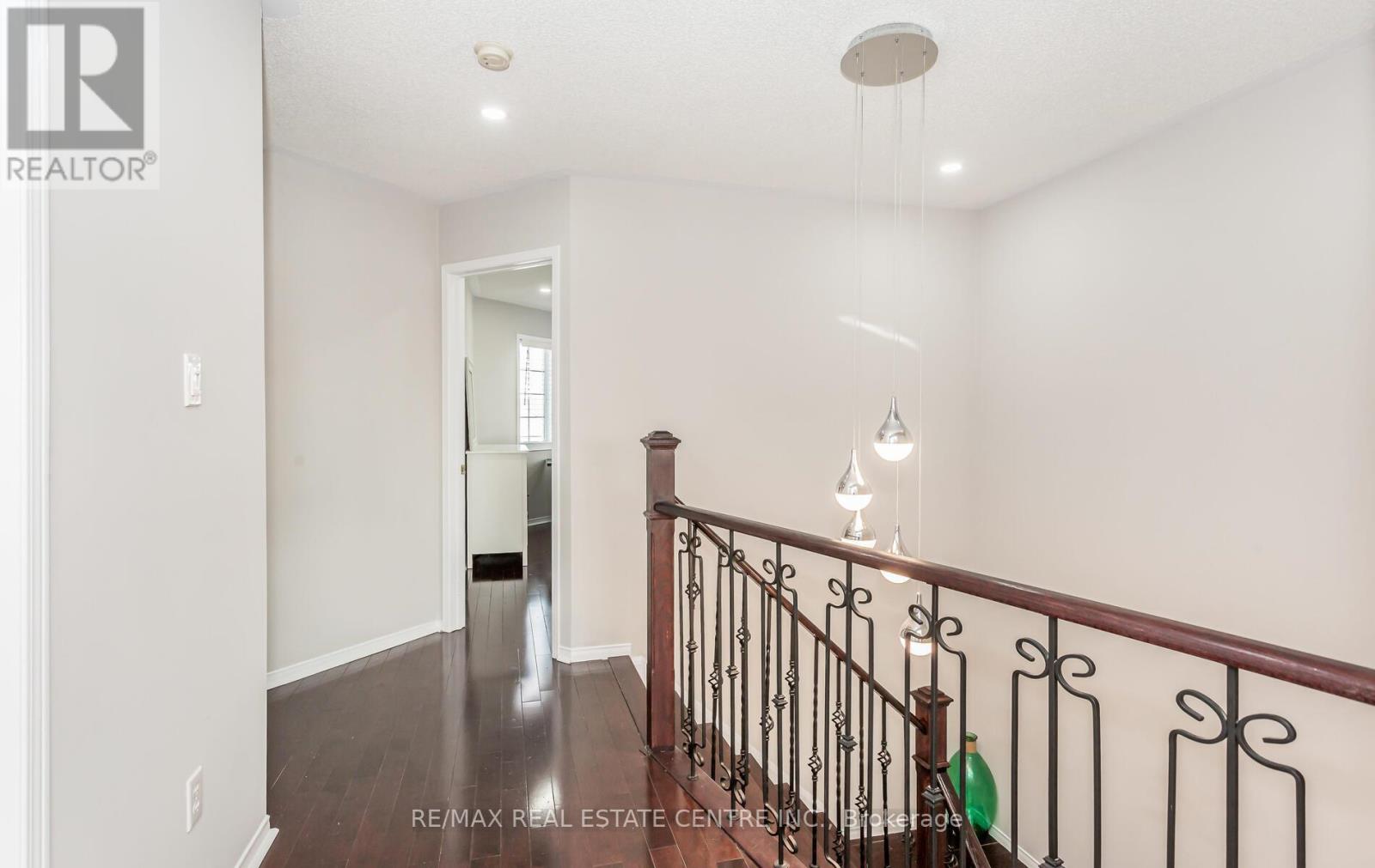 Main House - 3949 Tacc Drive, Mississauga, Ontario  L5M 6L2 - Photo 23 - W12480650