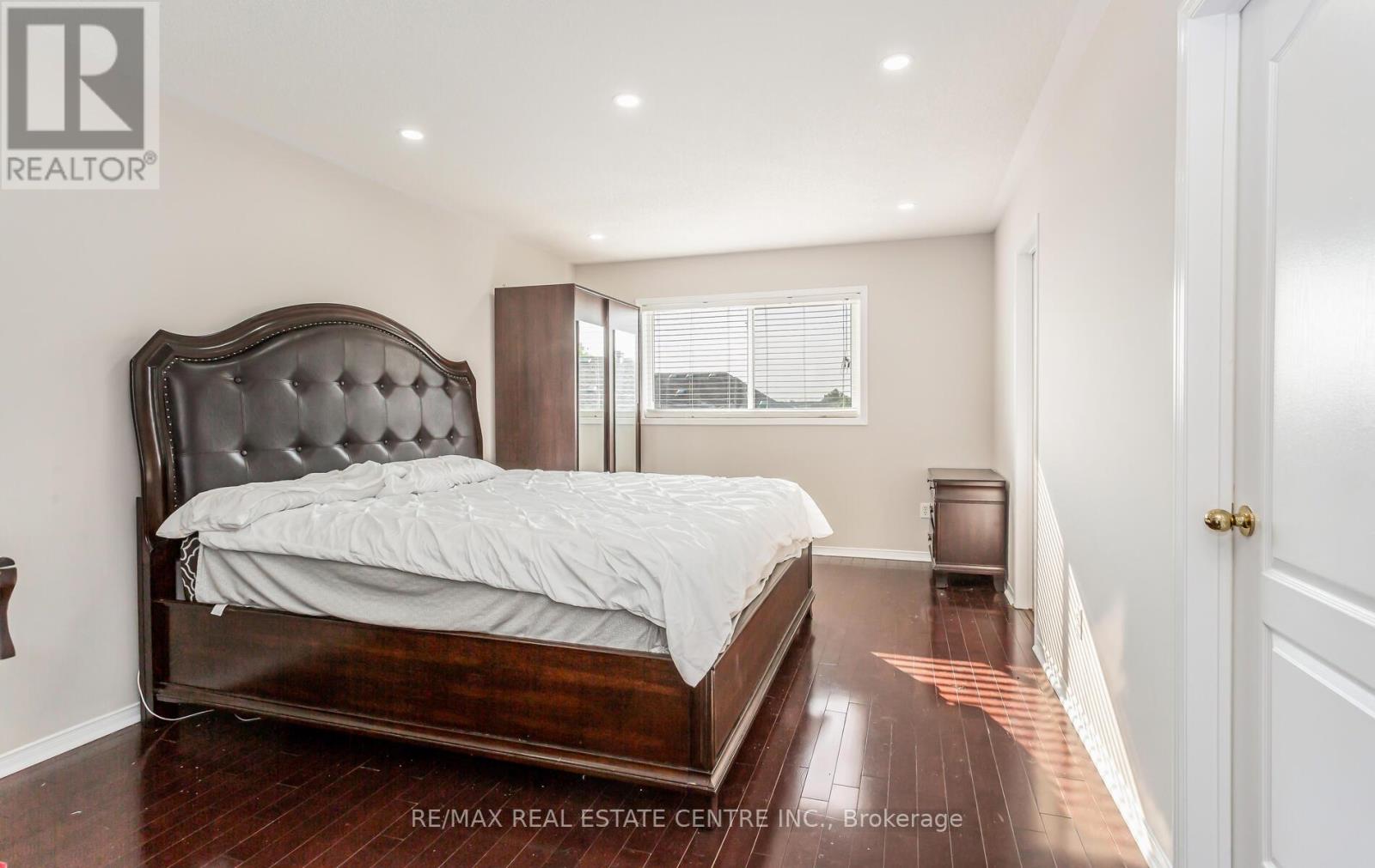 Main House - 3949 Tacc Drive, Mississauga, Ontario  L5M 6L2 - Photo 24 - W12480650