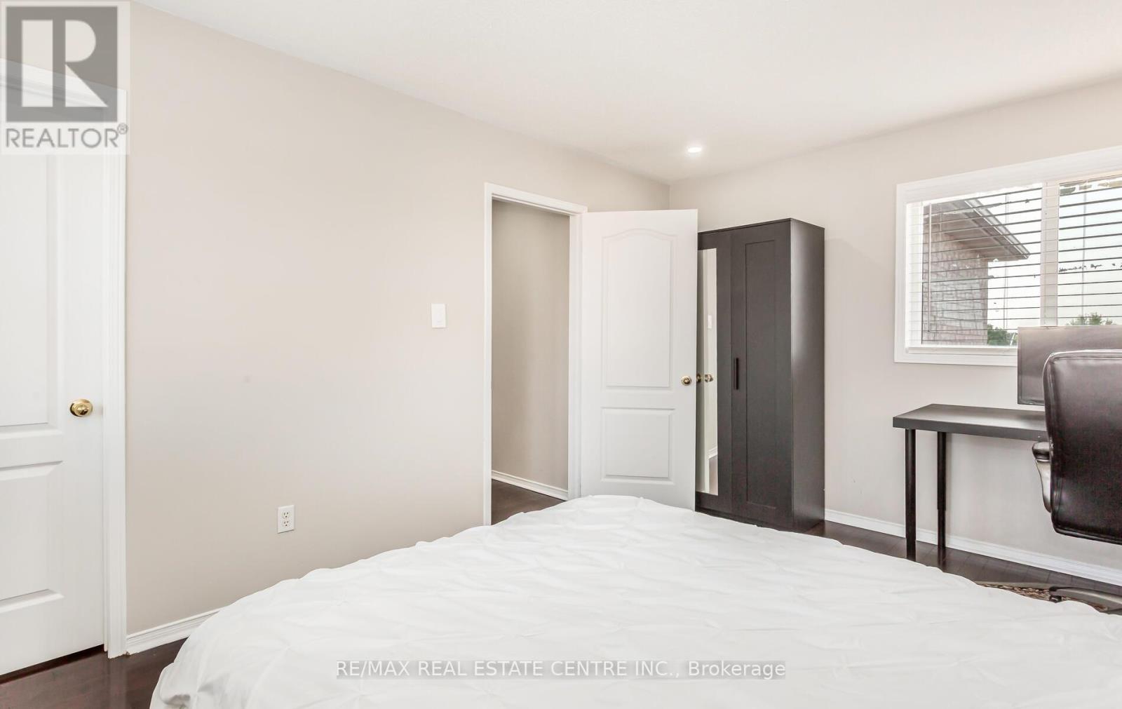 Main House - 3949 Tacc Drive, Mississauga, Ontario  L5M 6L2 - Photo 31 - W12480650