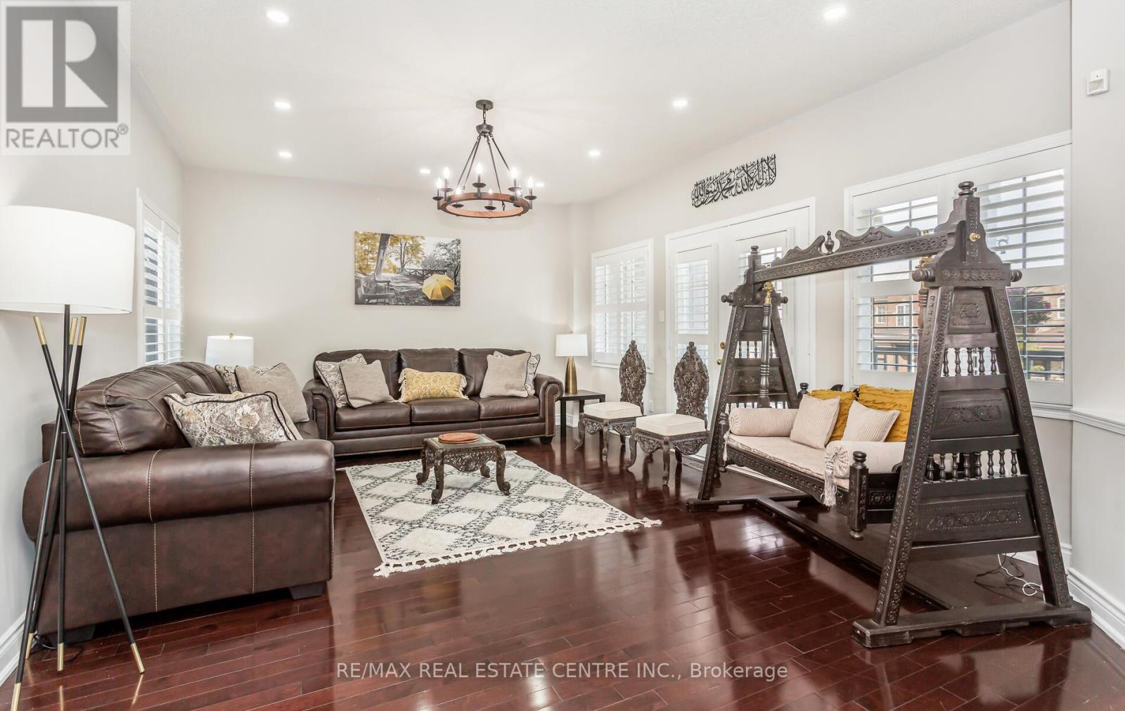 Main House - 3949 Tacc Drive, Mississauga, Ontario  L5M 6L2 - Photo 6 - W12480650