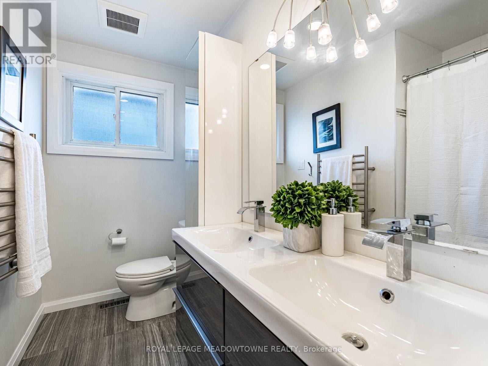 1266 Winding Trail, Mississauga, Ontario  L4Y 2T7 - Photo 25 - W12480672