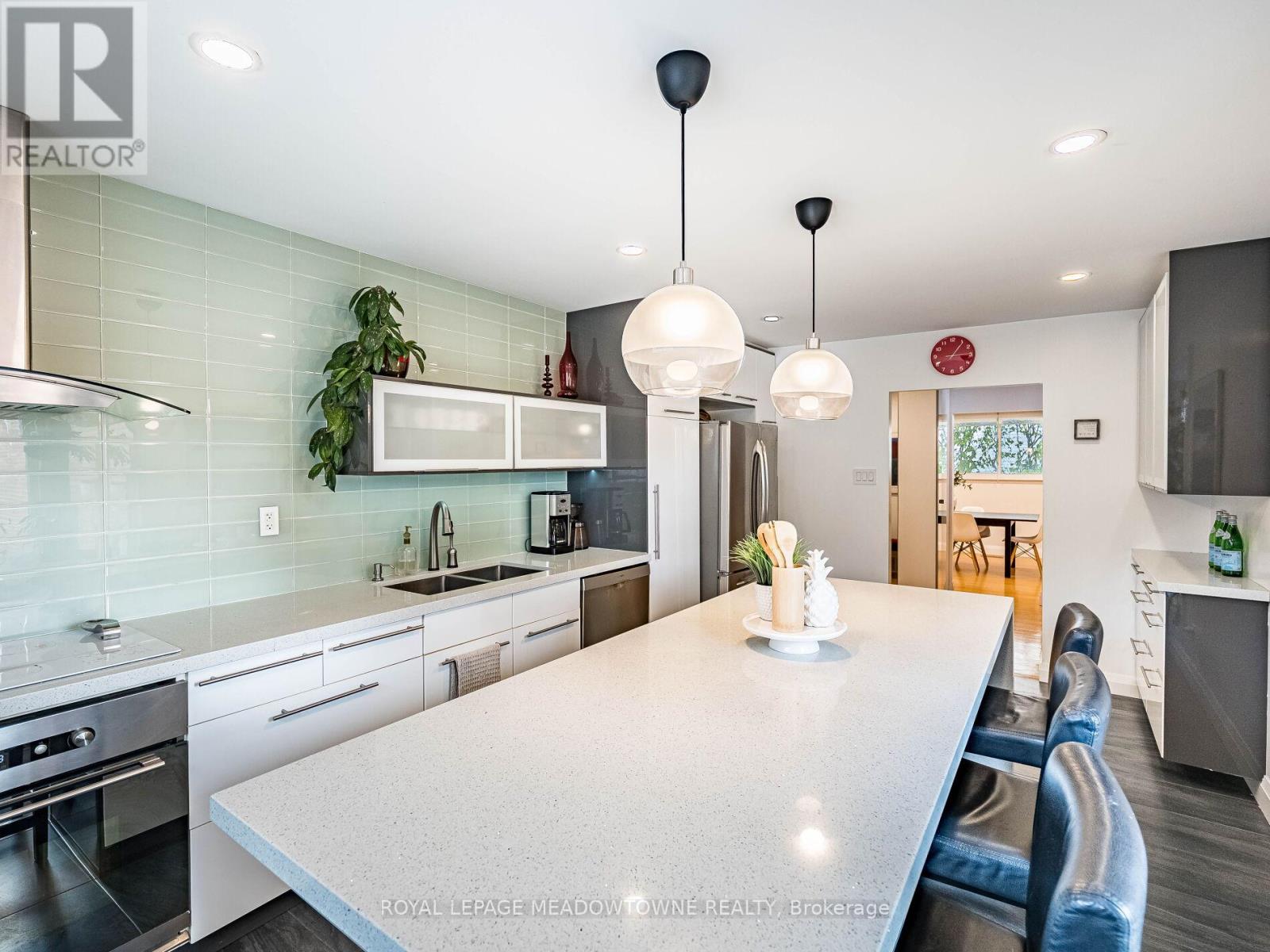 1266 Winding Trail, Mississauga, Ontario  L4Y 2T7 - Photo 9 - W12480672