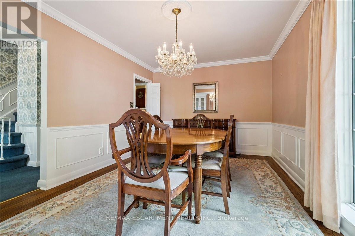 222 Strathcona Drive, Burlington, Ontario  L7L 2C8 - Photo 16 - W12480679