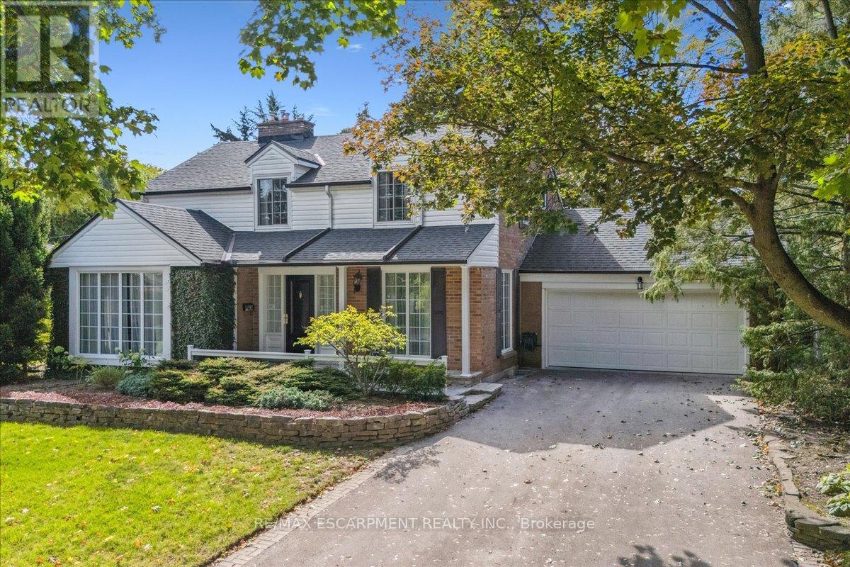 222 Strathcona Drive, Burlington, Ontario  L7L 2C8 - Photo 2 - W12480679