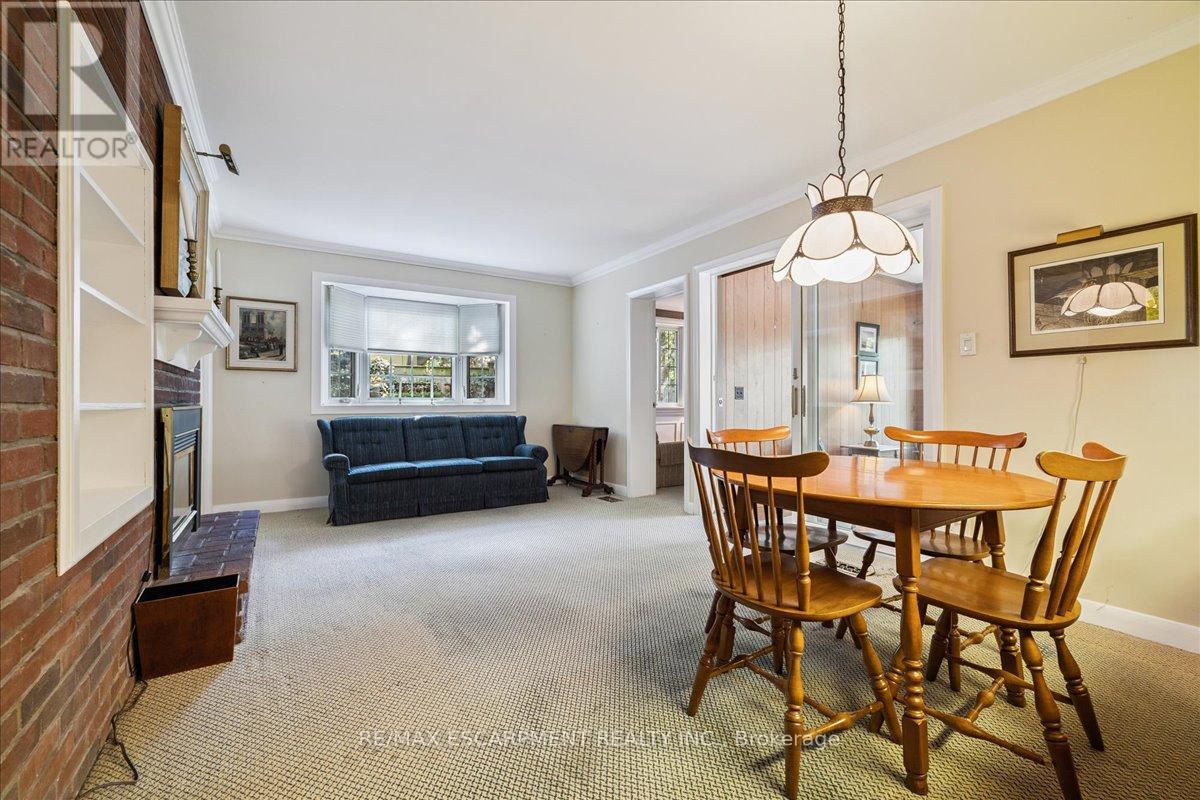222 Strathcona Drive, Burlington, Ontario  L7L 2C8 - Photo 23 - W12480679