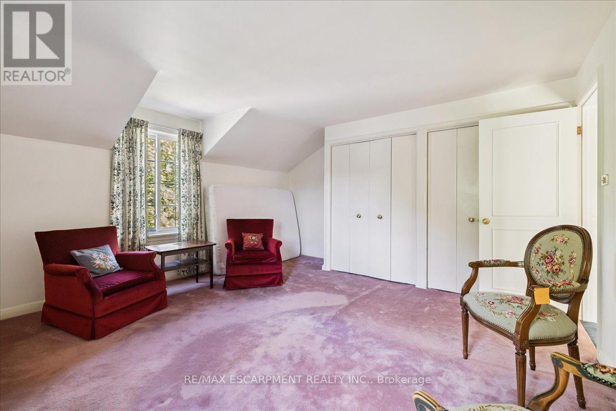 222 Strathcona Drive, Burlington, Ontario  L7L 2C8 - Photo 28 - W12480679
