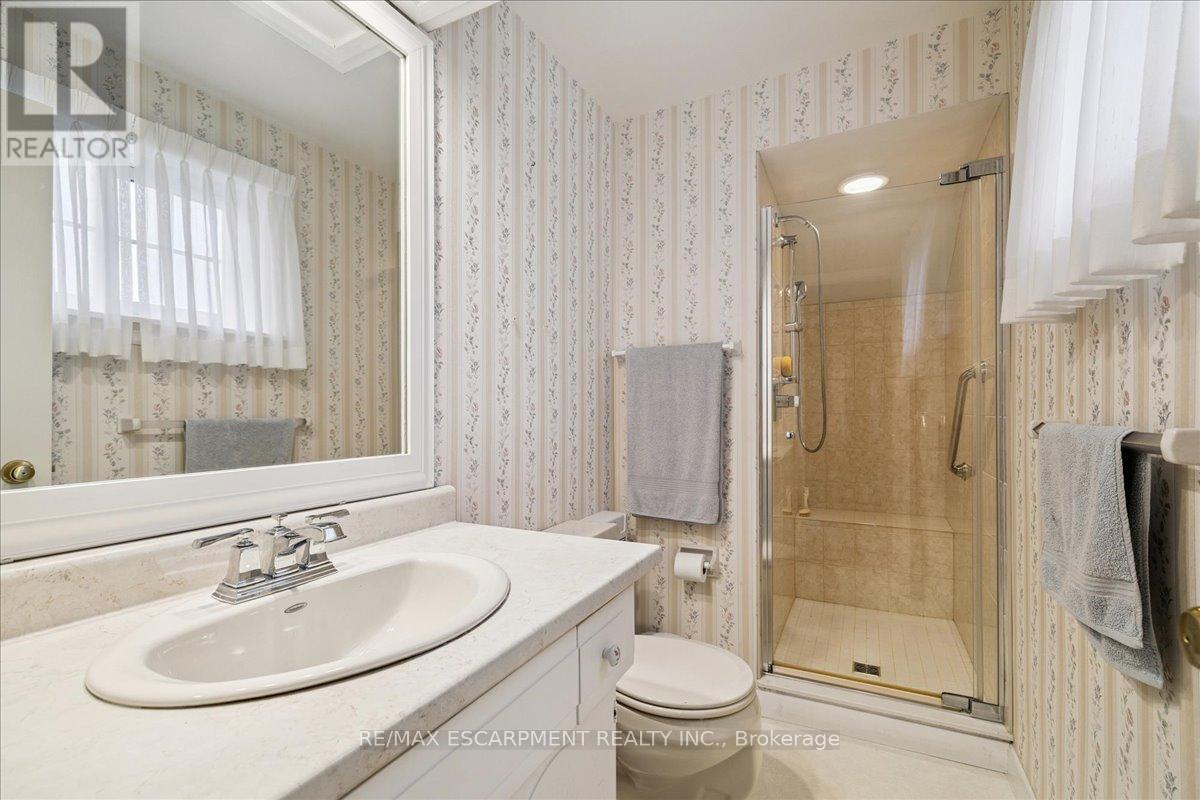 222 Strathcona Drive, Burlington, Ontario  L7L 2C8 - Photo 30 - W12480679