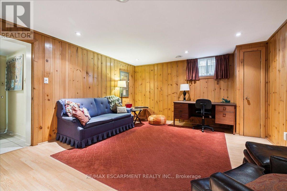 222 Strathcona Drive, Burlington, Ontario  L7L 2C8 - Photo 36 - W12480679