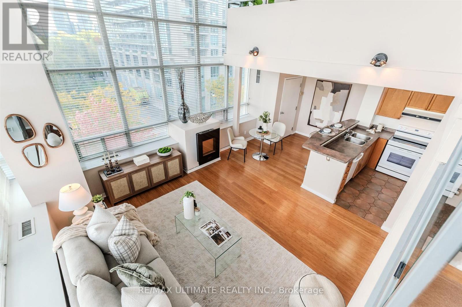 301 - 300 Manitoba Street, Toronto, Ontario  M8Y 4G6 - Photo 4 - W12480680