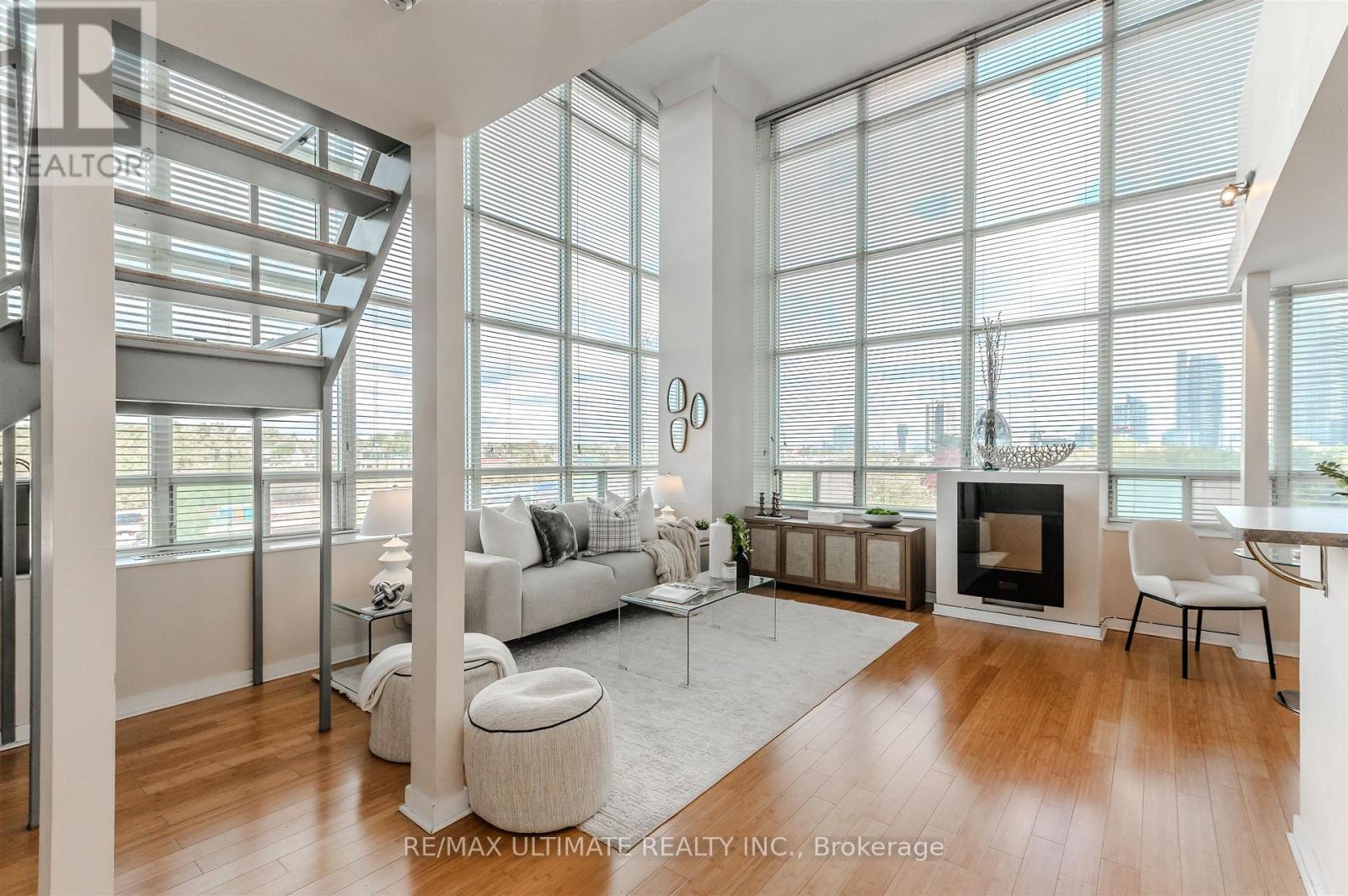 301 - 300 Manitoba Street, Toronto, Ontario  M8Y 4G6 - Photo 7 - W12480680