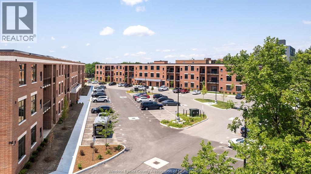 MLS# 25027070: 3160 MEADOWBROOK LANE Unit# 316, Windsor, Canada
