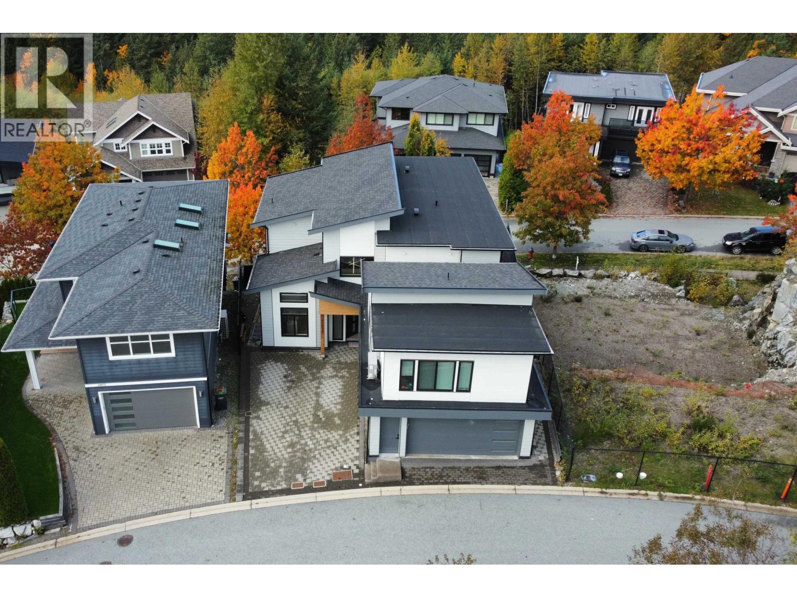 40874 The Crescent, Squamish, British Columbia  V8B 0R9 - Photo 4 - R3058688
