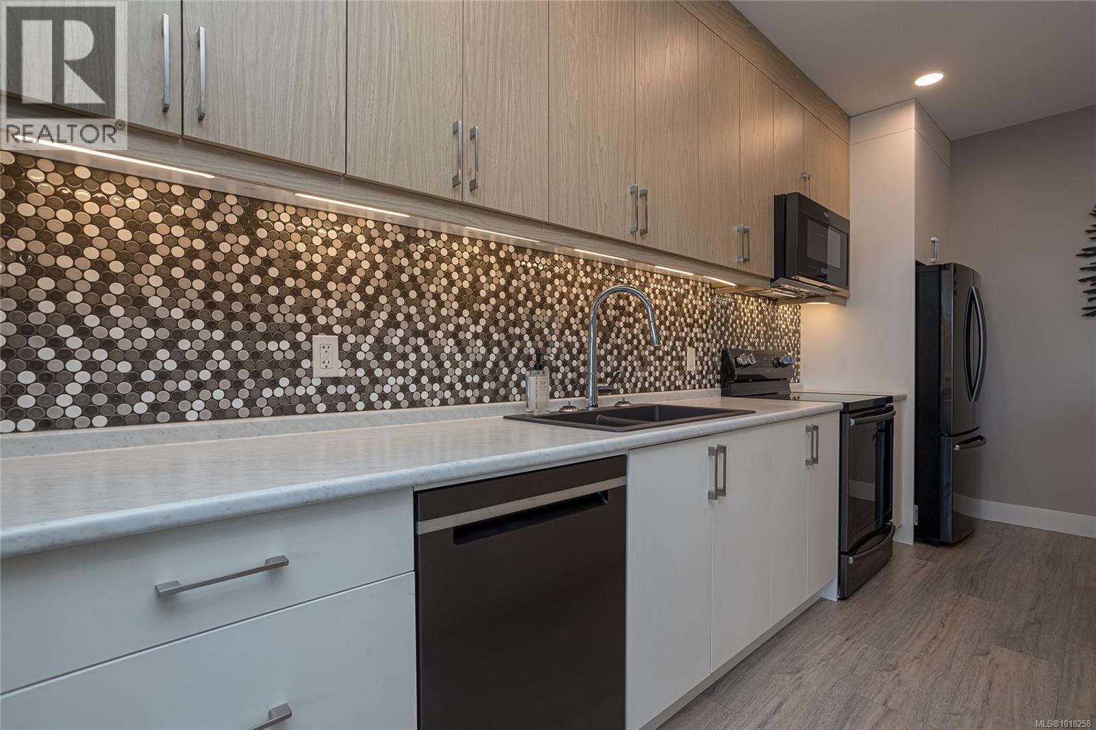 203 6540 Metral Dr, Nanaimo, British Columbia  V9T 2L8 - Photo 10 - 1018258
